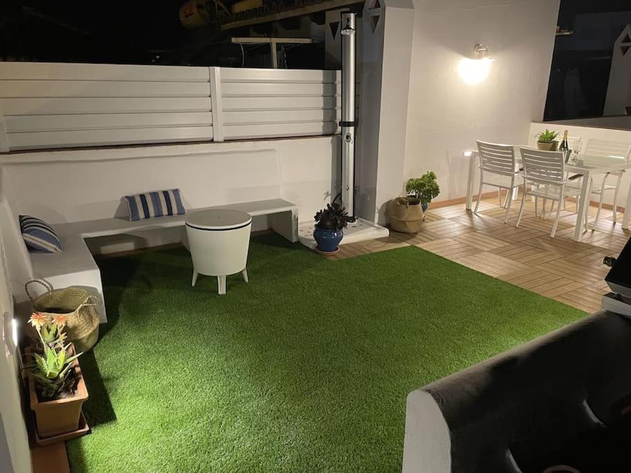 Casa Lola Conil, Azotea Al Mar Y Parking Solo Familias O Parejas Villa Conil De La Frontera Exterior photo