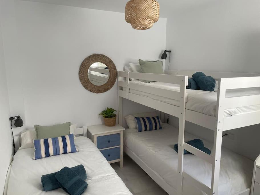 Casa Lola Conil, Azotea Al Mar Y Parking Solo Familias O Parejas Villa Conil De La Frontera Exterior photo
